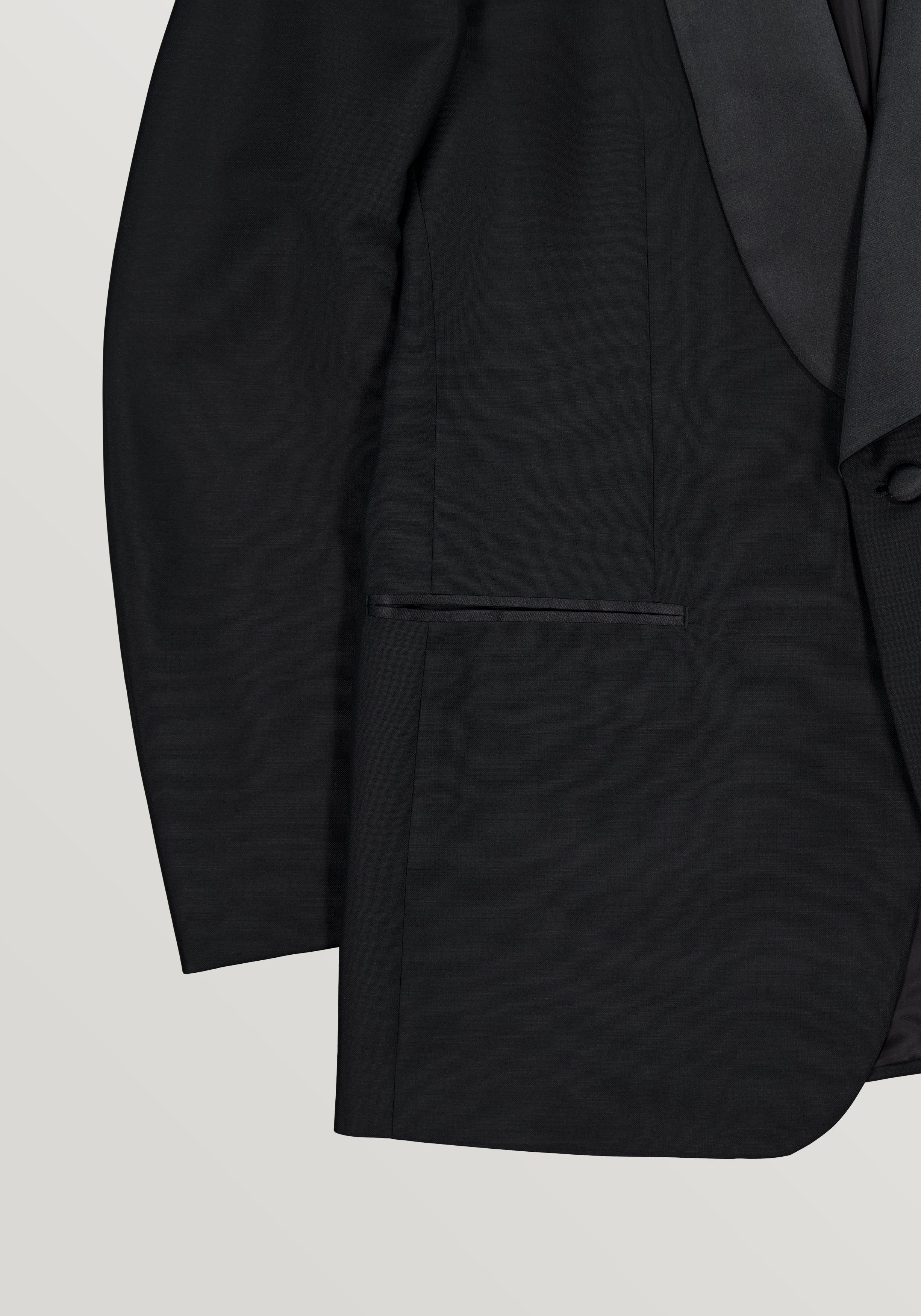 Arlington Wide Shawl Collar Tuxedo - Black
