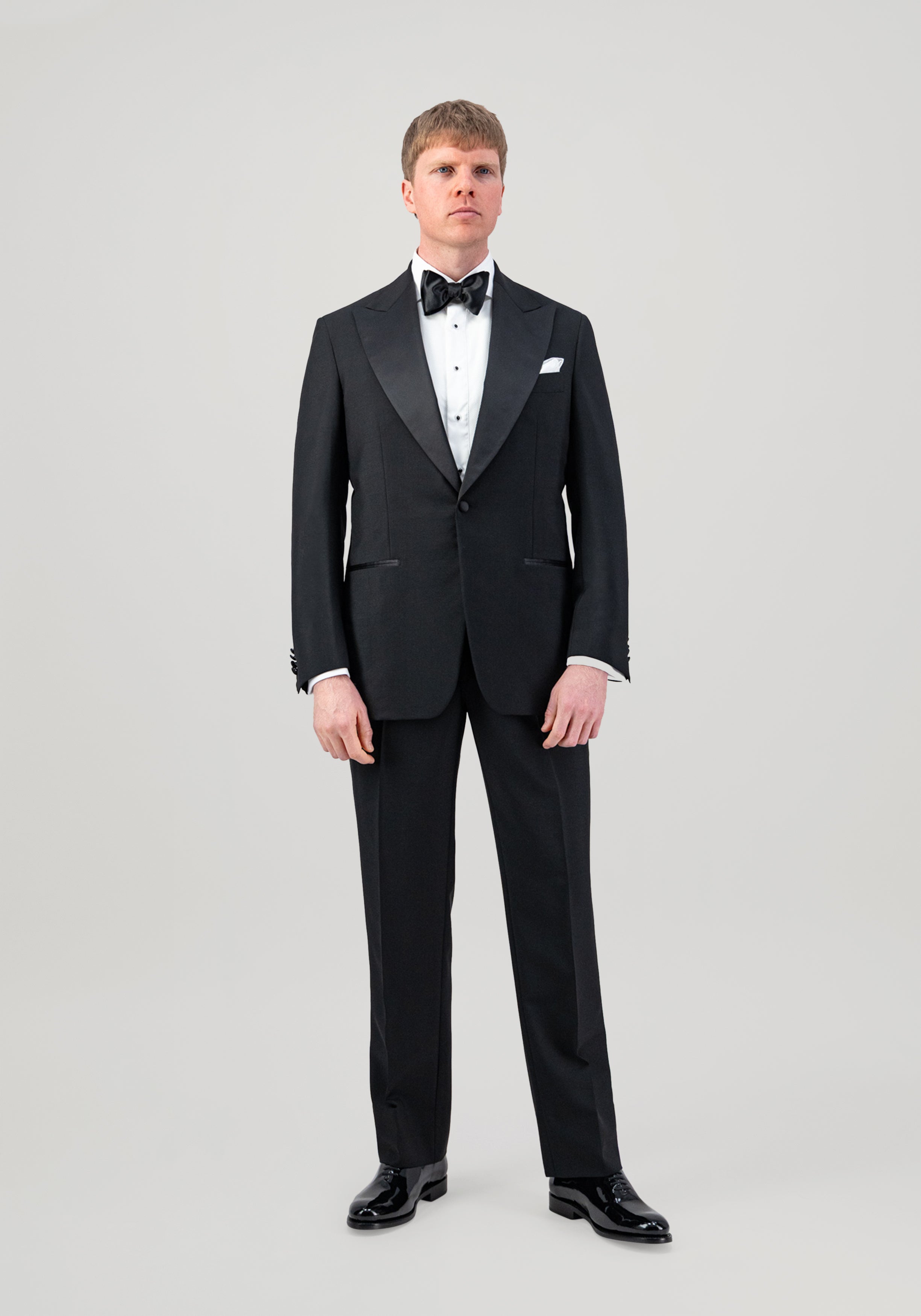 Beaumont Peak Lapel Tuxedo - Black