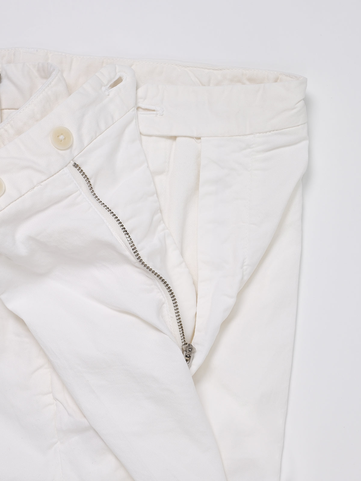 White Cotton Chino - LUCKY LAST